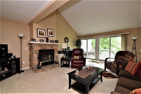 900 Hampton Cir # -3, Aurora, OH 44202 photo 8