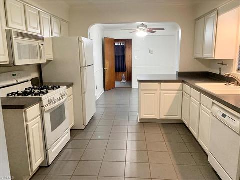 7618 Ridgefield Ave, Parma, OH 44129 photo 3