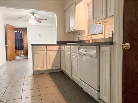 7618 Ridgefield Ave, Parma, OH 44129 photo 4