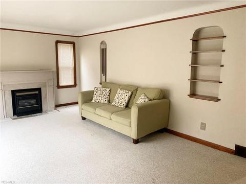 7618 Ridgefield Ave, Parma, OH 44129 photo 9