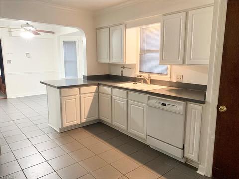 7618 Ridgefield Ave, Parma, OH 44129 photo 5