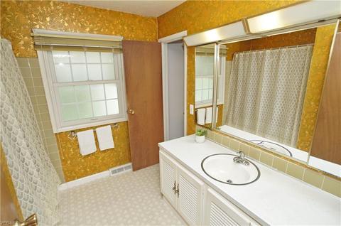 6930 Drexel Dr, Seven Hills, OH 44131 photo 15