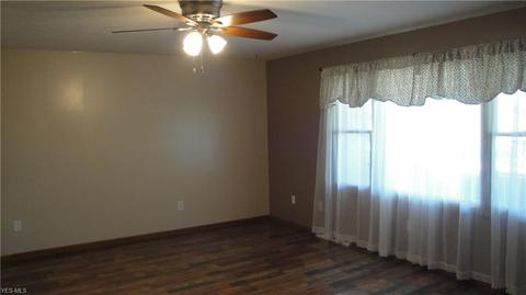 250 Pine St, Creston, OH 44217 photo 4