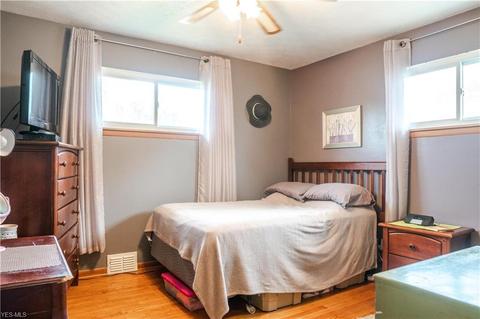 30312 Arnold Rd, Willowick, OH 44095 photo 10