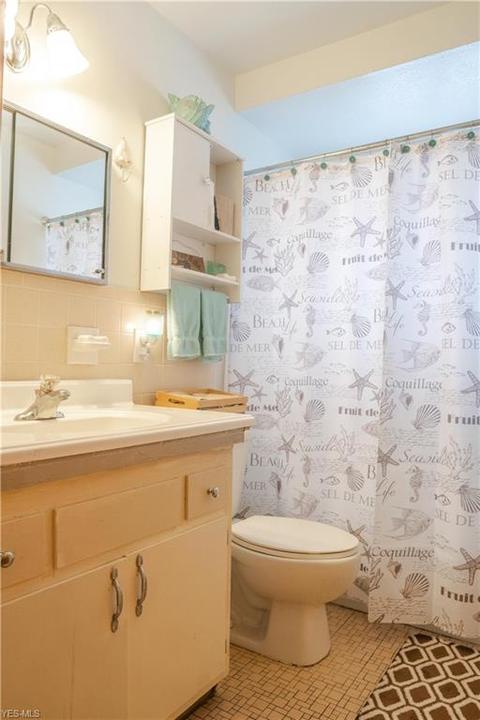 30312 Arnold Rd, Willowick, OH 44095 photo 12