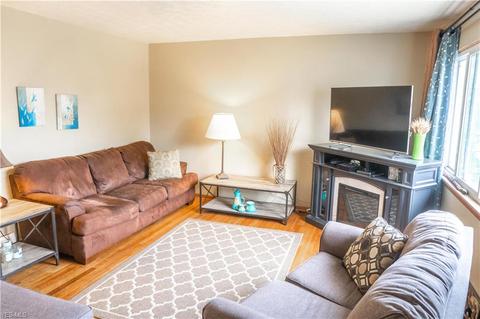 30312 Arnold Rd, Willowick, OH 44095 photo 5