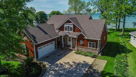 3703 Edgewater Dr, Ashtabula, OH 44004 photo 1
