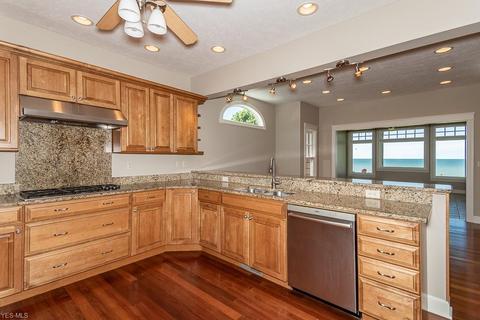 3703 Edgewater Dr, Ashtabula, OH 44004 photo 12