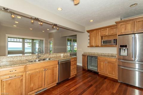 3703 Edgewater Dr, Ashtabula, OH 44004 photo 9