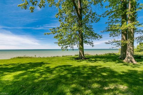 3703 Edgewater Dr, Ashtabula, OH 44004 photo 2