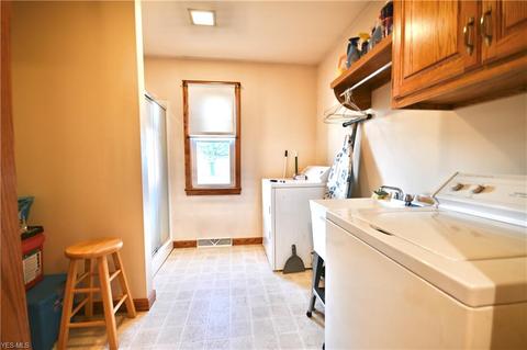 229 Renee Dr, Struthers, OH 44471 photo 8