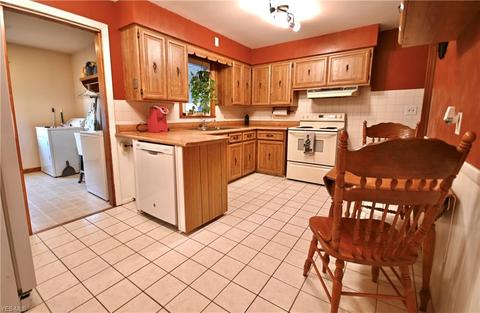 229 Renee Dr, Struthers, OH 44471 photo 6