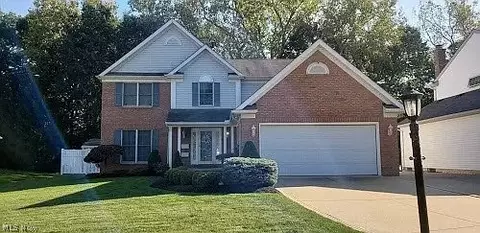 8945 Spring Crest Dr, Brooklyn, OH 44144 photo 1
