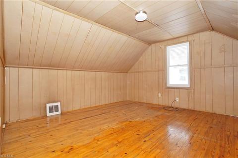 17233 Mapleboro Ave, Maple Heights, OH 44137 photo 9