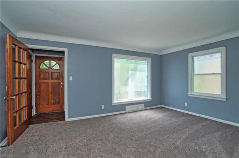 17233 Mapleboro Ave, Maple Heights, OH 44137 photo 5