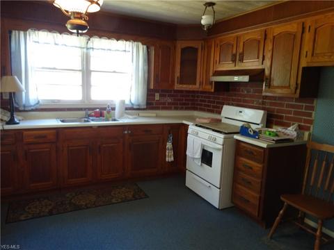 8029 Center Rd, Ashtabula, OH 44004 photo 6