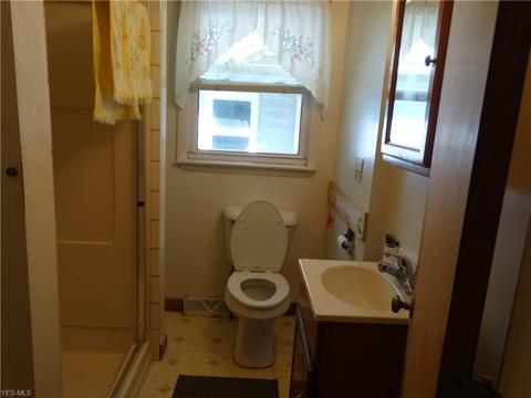 8029 Center Rd, Ashtabula, OH 44004 photo 9
