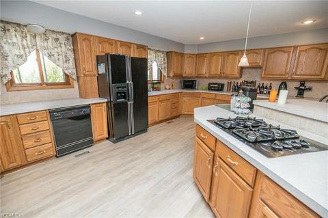 7600 Ridge Rd, Parma, OH 44129 photo 13