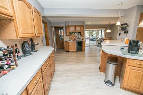 7600 Ridge Rd, Parma, OH 44129 photo 11