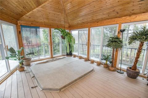 7600 Ridge Rd, Parma, OH 44129 photo 4