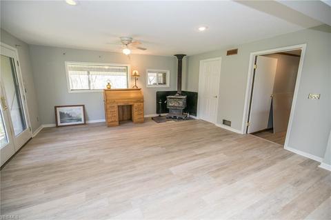 7600 Ridge Rd, Parma, OH 44129 photo 3