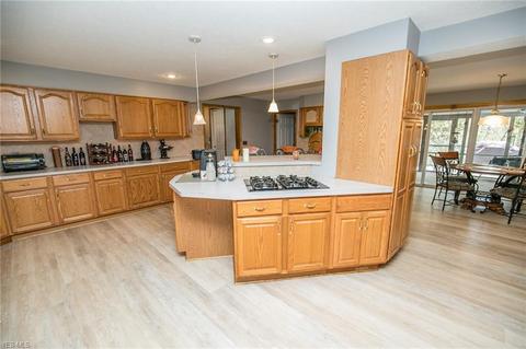7600 Ridge Rd, Parma, OH 44129 photo 12
