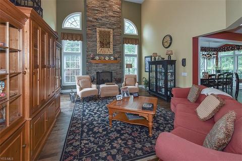 7382 Capilano Dr, Solon, OH 44139 photo 5