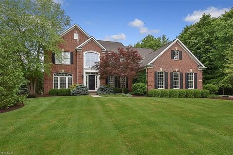 7382 Capilano Dr, Solon, OH 44139 photo 1