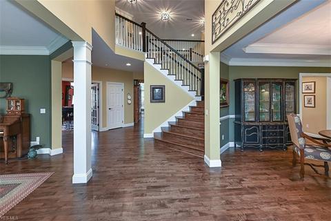 7382 Capilano Dr, Solon, OH 44139 photo 4