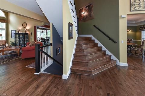 7382 Capilano Dr, Solon, OH 44139 photo 11