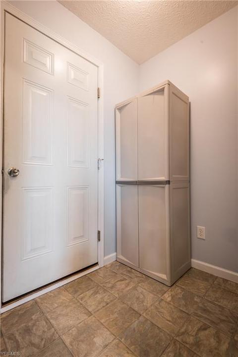 2894 Captens St NE, Canton, OH 44721 photo 10