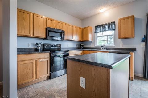 2894 Captens St NE, Canton, OH 44721 photo 7