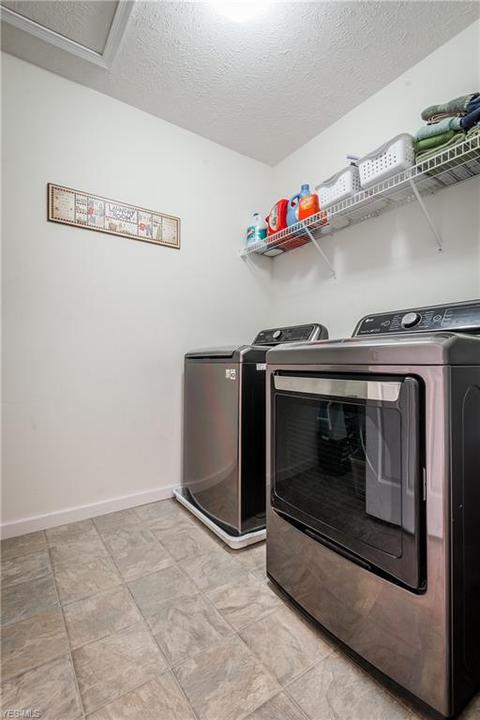 2894 Captens St NE, Canton, OH 44721 photo 18