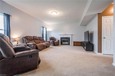 2894 Captens St NE, Canton, OH 44721 photo 4