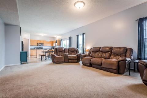 2894 Captens St NE, Canton, OH 44721 photo 5
