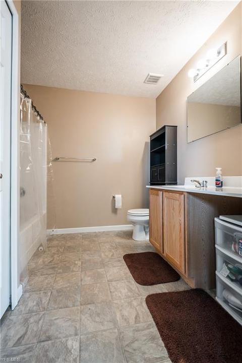 2894 Captens St NE, Canton, OH 44721 photo 13