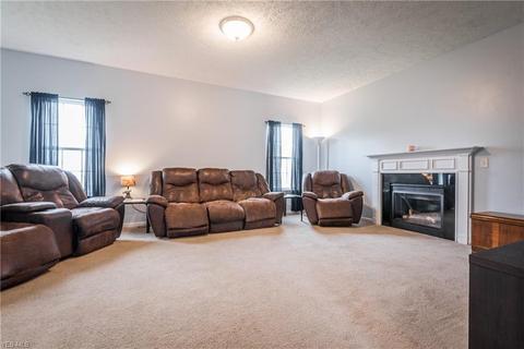 2894 Captens St NE, Canton, OH 44721 photo 3