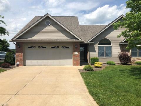 223 Pinehurst Dr, Dover, OH 44622 photo 1