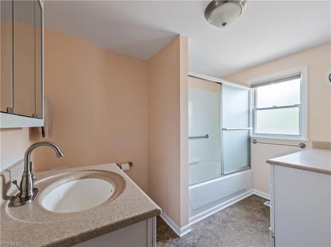 1057 Mount Vernon Ave, Akron, OH 44310 photo 21