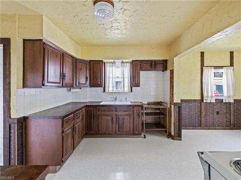 1057 Mount Vernon Ave, Akron, OH 44310 photo 8