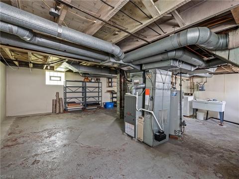 1057 Mount Vernon Ave, Akron, OH 44310 photo 25
