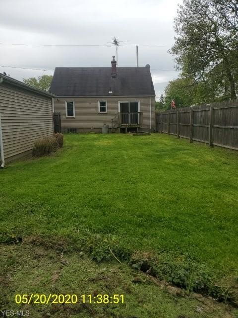 33 Creed St, Struthers, OH 44471 photo 2