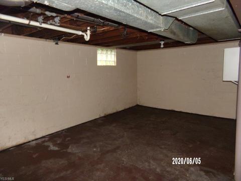 33 Creed St, Struthers, OH 44471 photo 12
