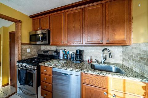 9795 E Center St, Windham, OH 44288 photo 18
