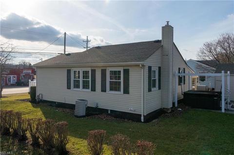 9795 E Center St, Windham, OH 44288 photo 3