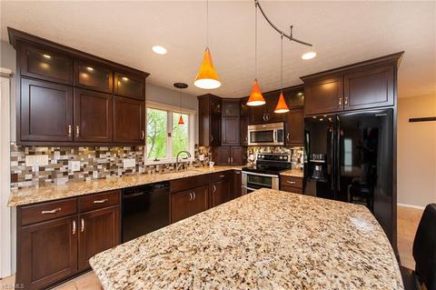 2950 E Celeste View Dr, Stow, OH 44224 photo 9