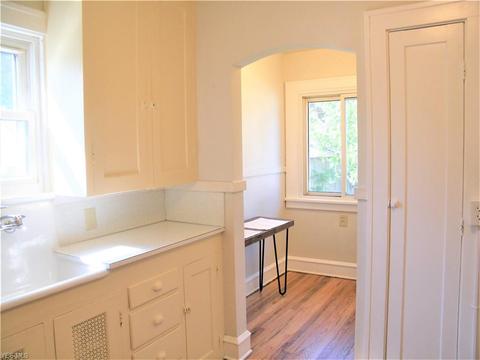 112 Baker St, Berea, OH 44017 photo 8