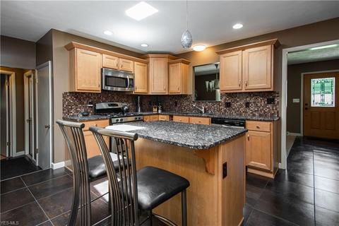 447 Gardenview, Boardman, OH 44512 photo 2