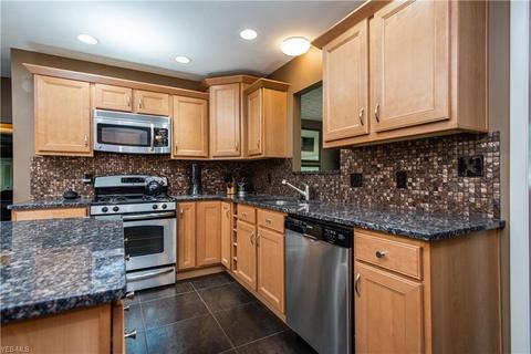 447 Gardenview, Boardman, OH 44512 photo 3