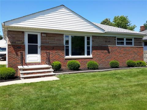 10140 Moore Dr, Parma, OH 44130 photo 1